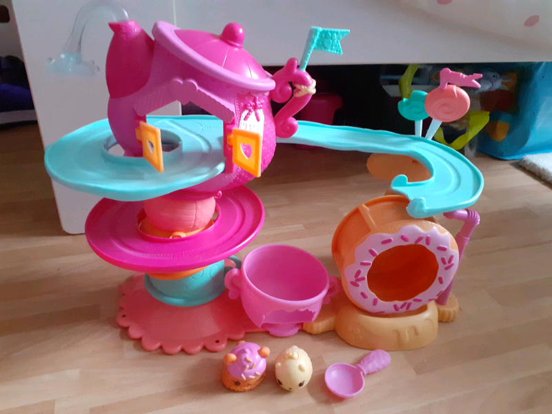 num noms cafe playset